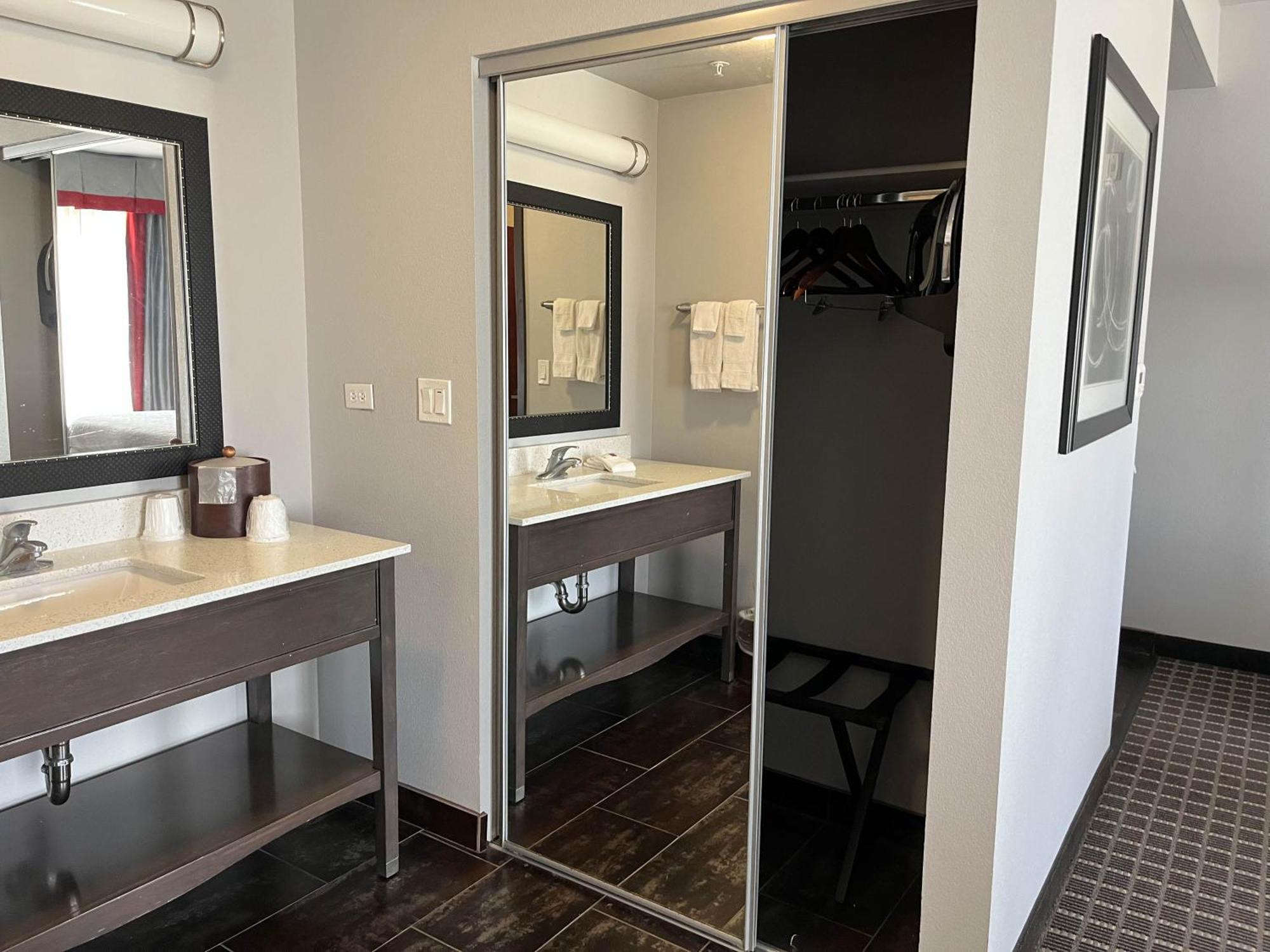 Quality Inn & Suites Pearsall Ngoại thất bức ảnh