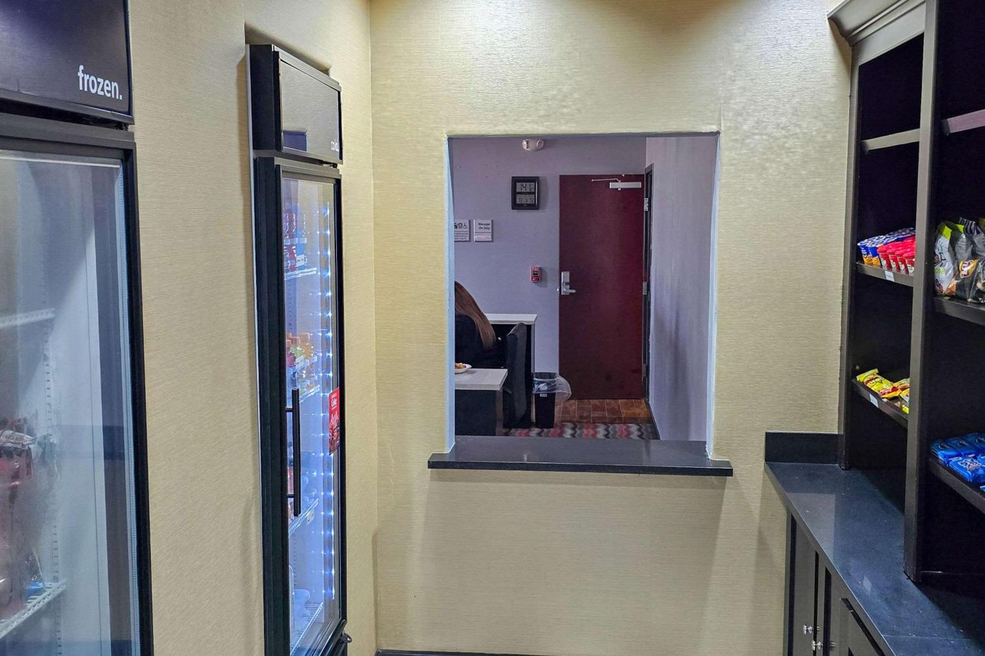 Quality Inn & Suites Pearsall Ngoại thất bức ảnh
