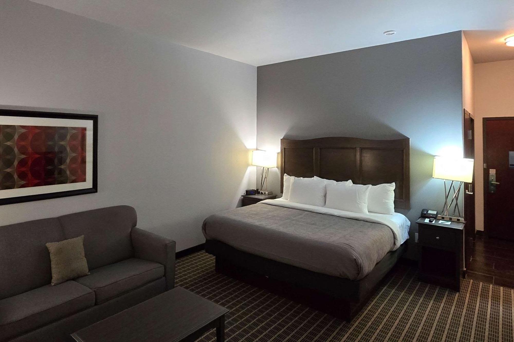 Quality Inn & Suites Pearsall Ngoại thất bức ảnh